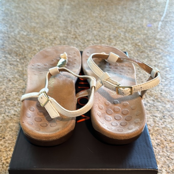 Vionic sandals - Picture 3 of 5